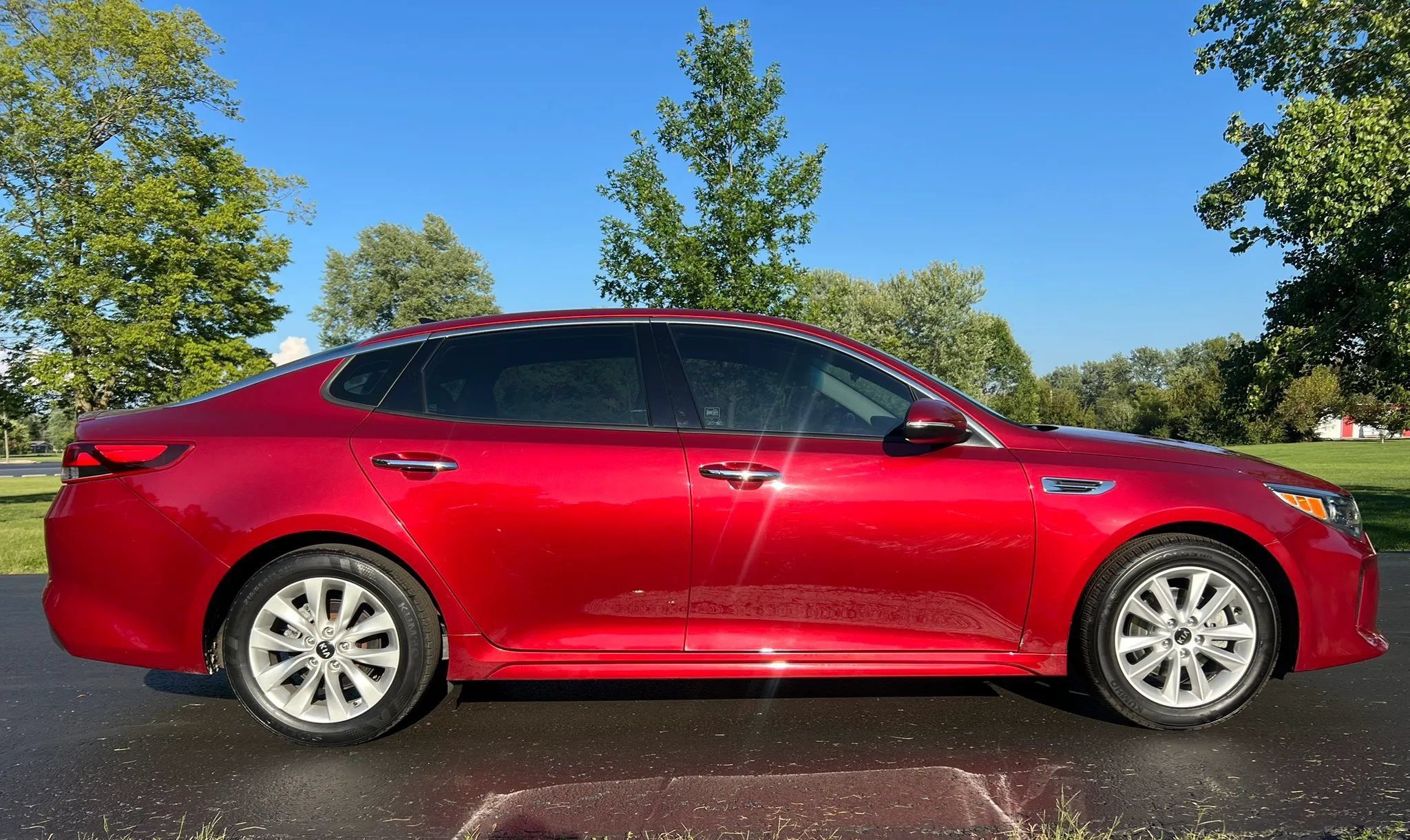 Used 2018 Kia Optima S w/ Panoramic Sunroof Package FWD image 4