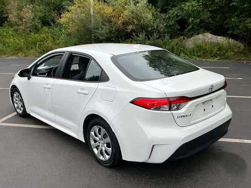 Certified 2025 Toyota Corolla LE FWD image 3