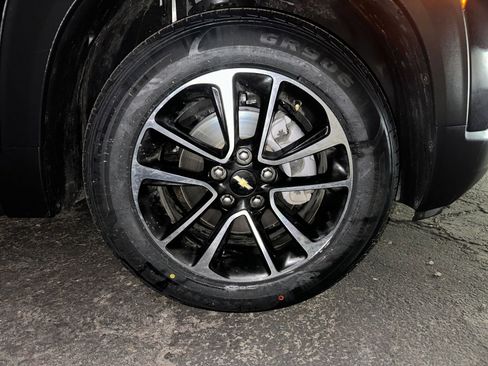 Used 2025 Chevrolet TrailBlazer LT image 28