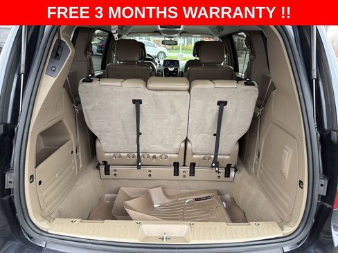 Used 2014 Chrysler Town & Country Touring image 23