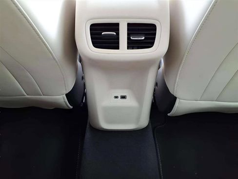 Used 2022 Buick Envision Essence w/ Safety Package image 13