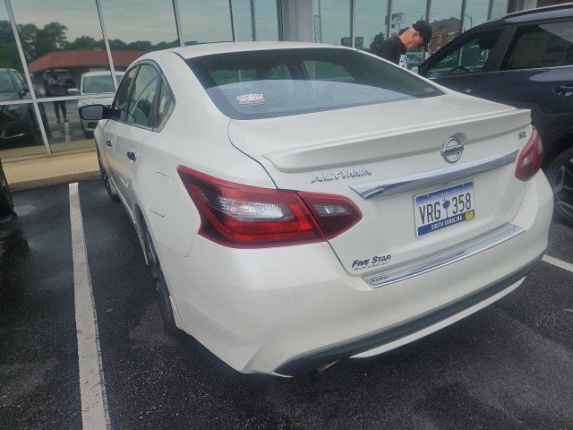Used 2017 Nissan Altima 2.5 SR FWD image 3