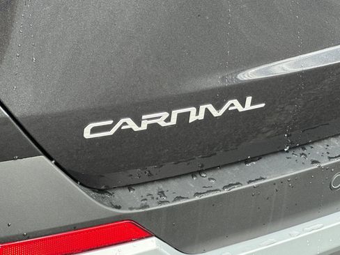 New 2026 Kia Carnival EX FWD image 28