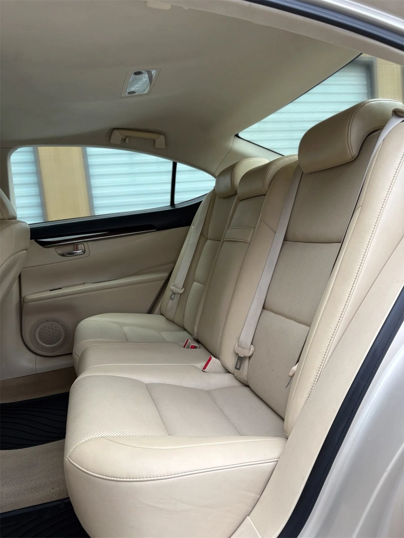 Used 2015 Lexus ES 350 w/ Premium Package FWD image 9