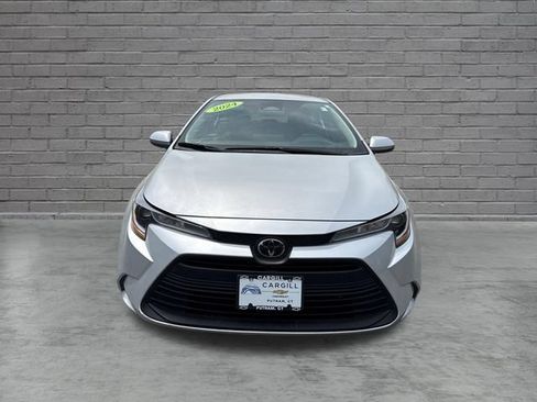 Used 2024 Toyota Corolla LE FWD image 2