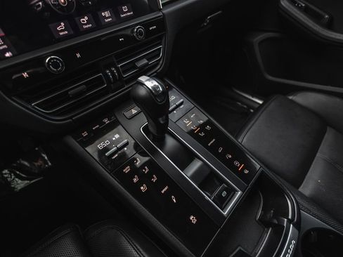 Used 2022 Porsche Macan S AWD/4WD image 19