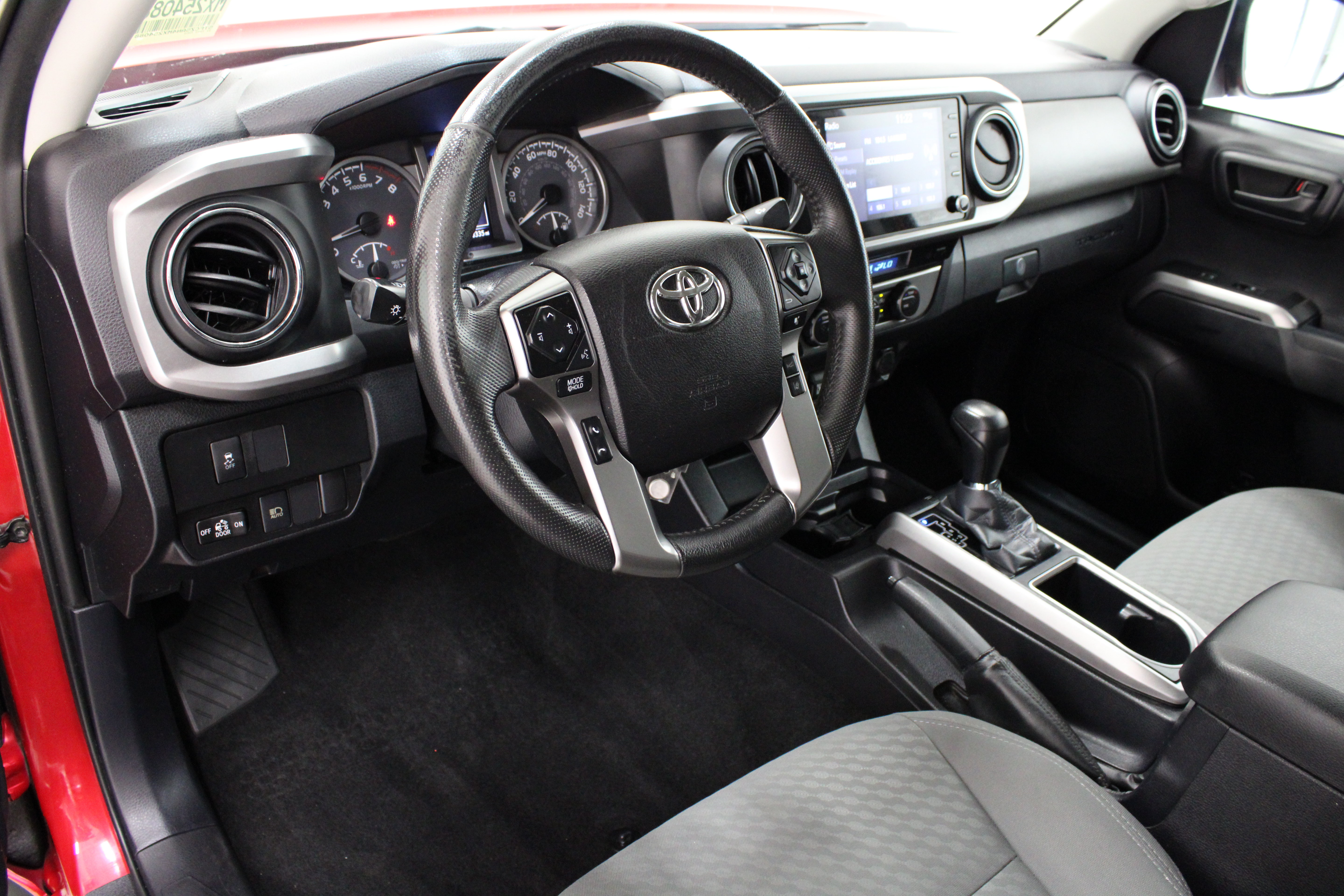 Used 2021 Toyota Tacoma SR5 AWD/4WD image 14