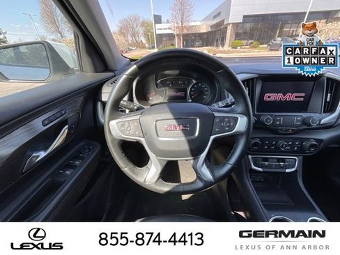 Used 2024 GMC Terrain SLT FWD image 15