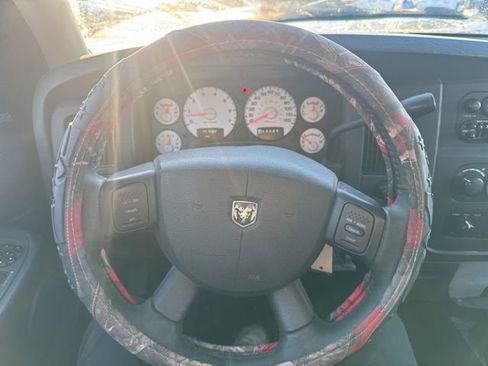 Used 2004 Dodge Ram 1500 Truck SLT w/ Quad Cab Value Group image 15