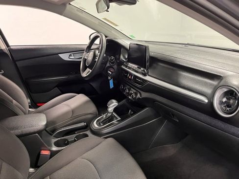 Used 2023 Kia Forte LXS image 11