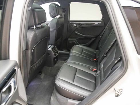 Certified 2026 Porsche Macan AWD/4WD image 23