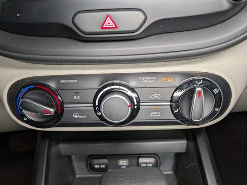 Certified 2023 Kia Soul LX image 30