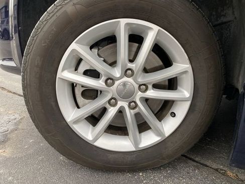 Used 2016 Dodge Grand Caravan SXT w/ UConnect Hands-Free Group image 30