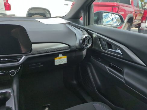 New 2026 Chevrolet Equinox EV LT image 15