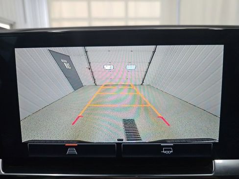 Used 2022 GMC Sierra 1500 SLE image 32