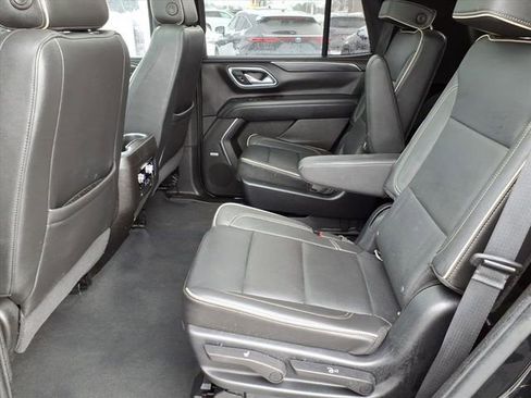 Used 2021 GMC Yukon SLT w/ SLT Premium Package image 7