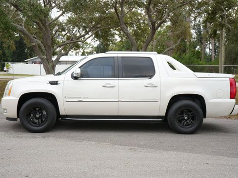 Used 2008 Cadillac Escalade EXT image 5