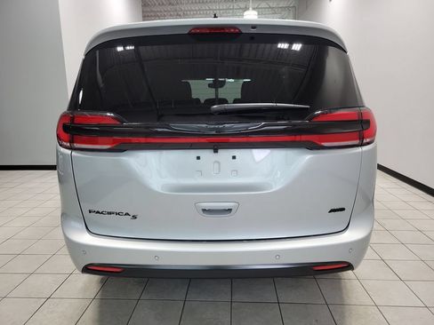 New 2026 Chrysler Pacifica Select w/ S Appearance Package AWD/4WD image 6