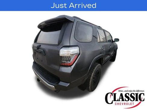 Used 2022 Toyota 4Runner TRD Off-Road Premium image 10