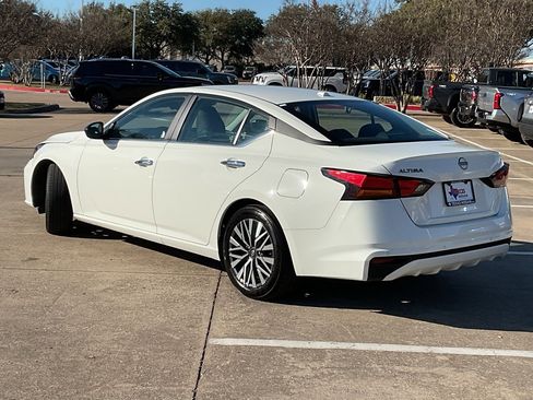 Used 2025 Nissan Altima 2.5 SV image 7