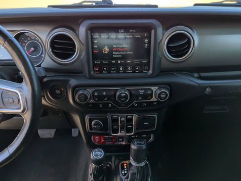 Used 2018 Jeep Wrangler Unlimited Rubicon image 22
