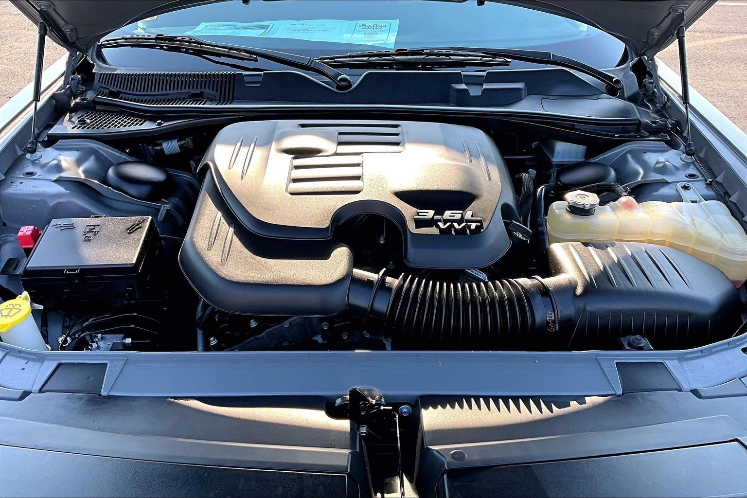 Used 2019 Dodge Challenger SXT RWD image 9