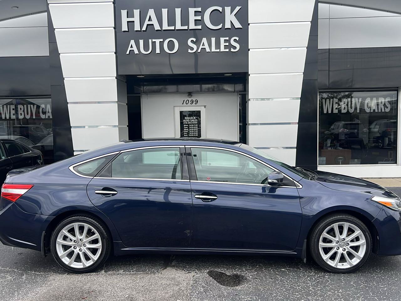 Used 2014 Toyota Avalon Limited FWD image 1