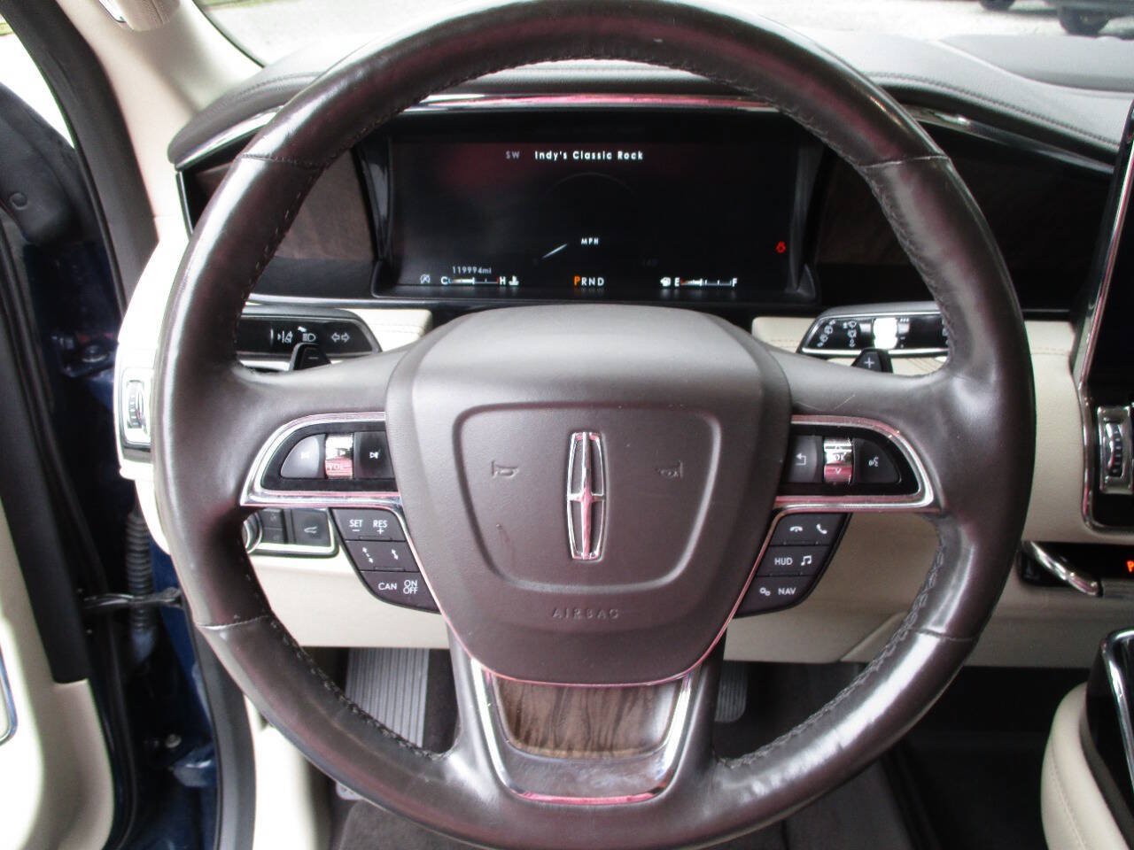 Used 2018 Lincoln Navigator Reserve w/ Technology Package AWD/4WD image 19