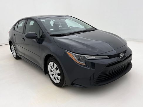 Used 2024 Toyota Corolla LE image 2