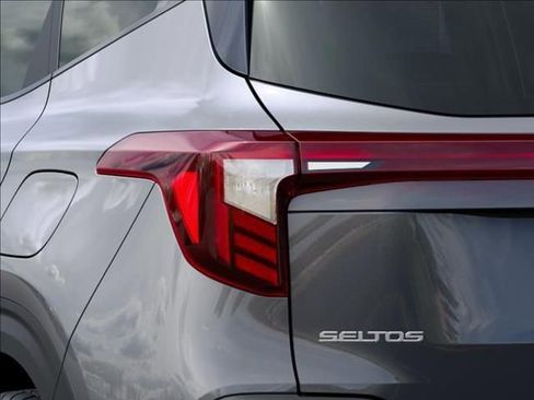 New 2026 Kia Seltos S FWD image 11