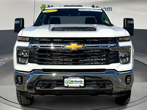 Used 2024 Chevrolet Silverado 2500 LT w/ Convenience Package image 2