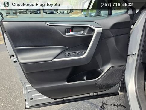 Used 2022 Toyota RAV4 XLE AWD/4WD image 15