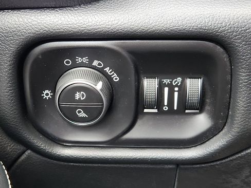 Used 2019 RAM 2500 Big Horn AWD/4WD image 25