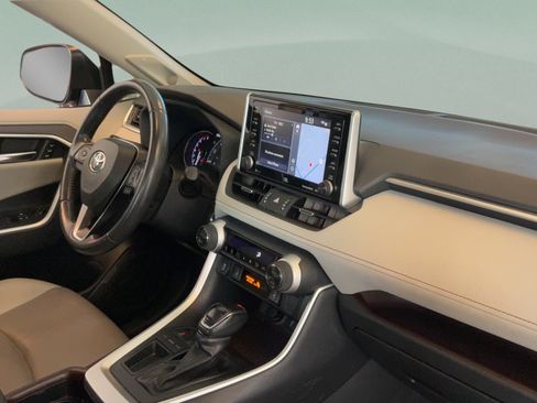 Used 2020 Toyota RAV4 Limited FWD image 46