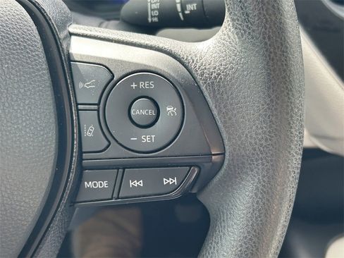 Used 2021 Toyota Corolla LE image 36
