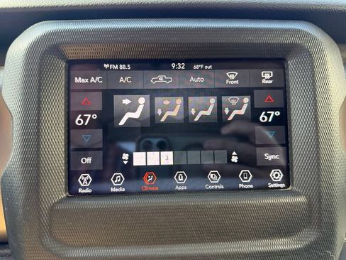 Used 2021 Jeep Gladiator Sport AWD/4WD image 13