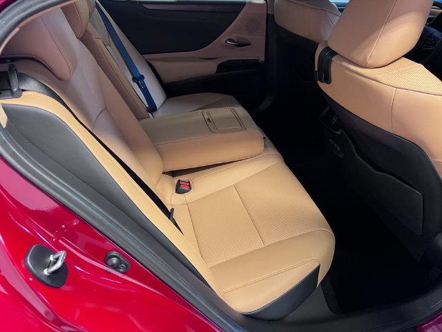 Used 2025 Lexus ES 350 w/ Premium Package FWD image 13