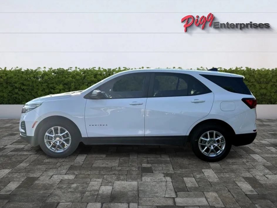 Used 2024 Chevrolet Equinox LS FWD image 3