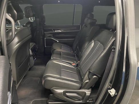 Used 2023 Jeep Wagoneer L Series III w/ Preferred Equipment Group image 34