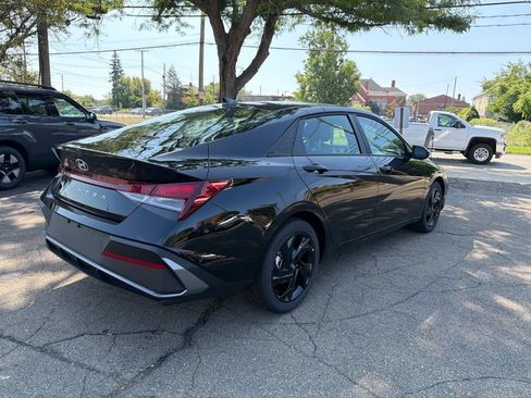 New 2026 Hyundai Elantra SEL Sport FWD image 7