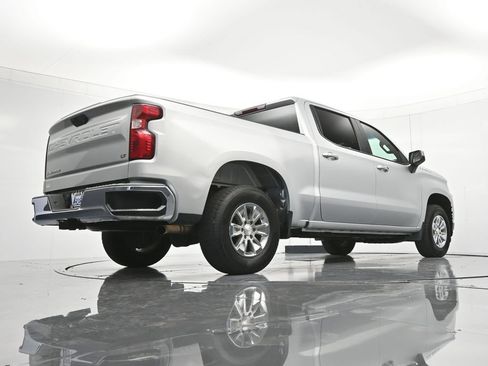 Used 2021 Chevrolet Silverado 1500 LT AWD/4WD image 40