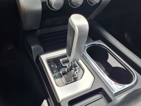 Used 2016 Toyota Tundra SR5 w/ SR5 Upgrade Package image 17