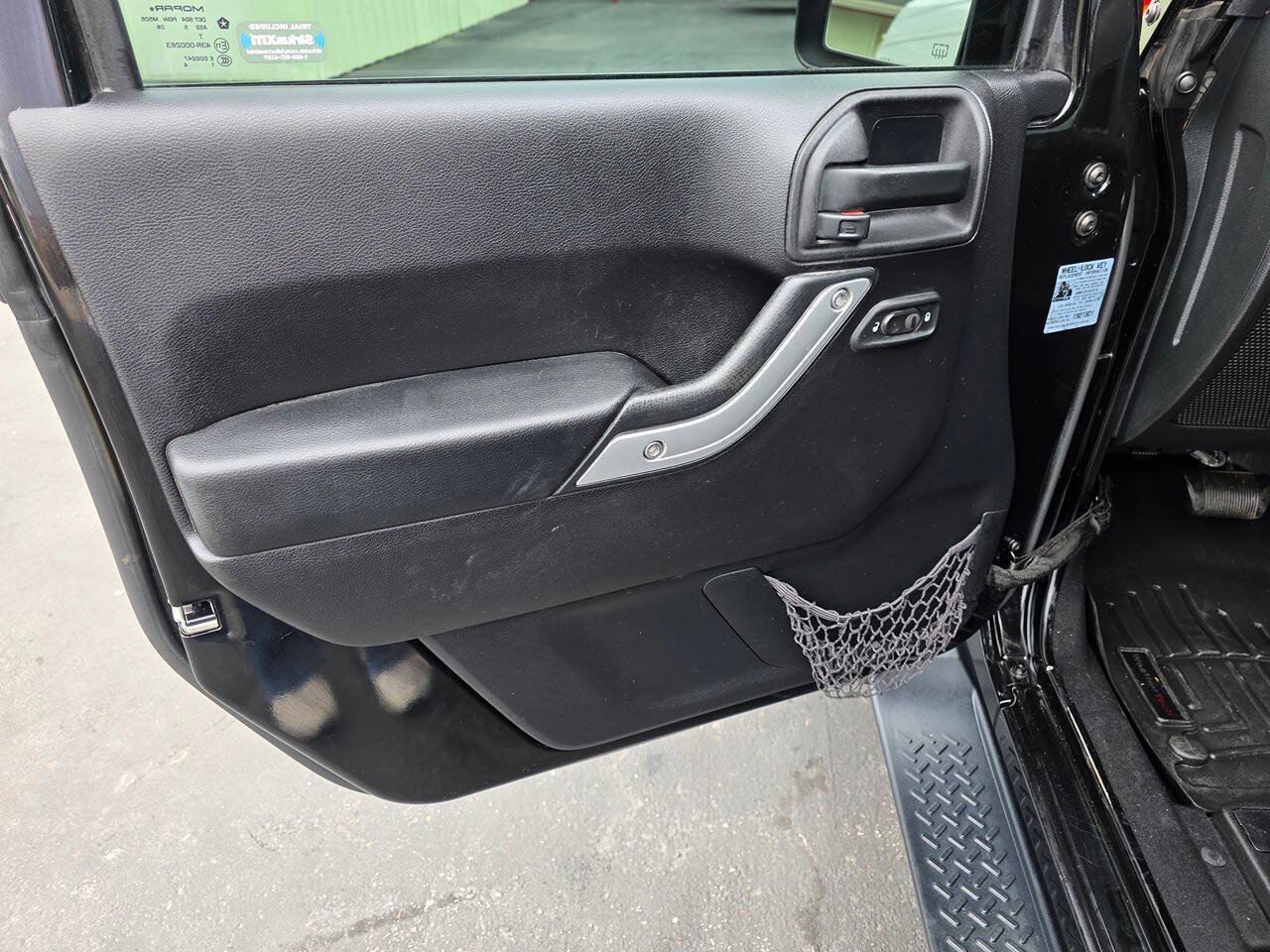Used 2015 Jeep Wrangler Sahara w/ Connectivity Group AWD/4WD image 18