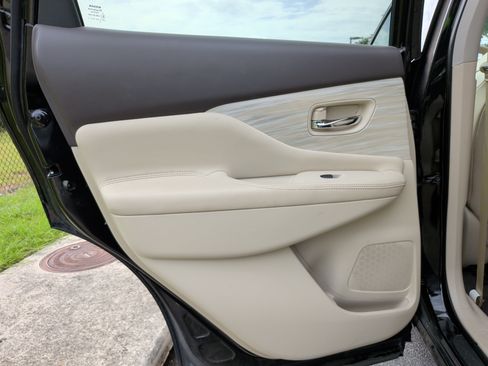 Used 2018 Nissan Murano Platinum w/ Cargo Package FWD image 40