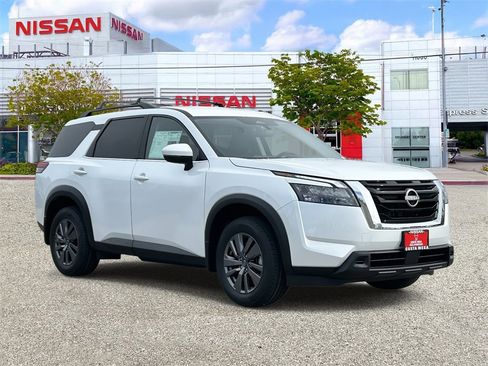 New 2025 Nissan Pathfinder SV image 5