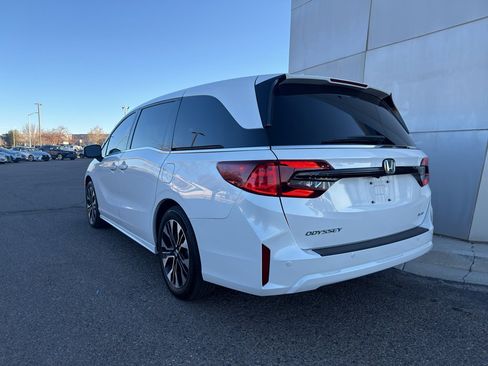 Used 2025 Honda Odyssey Elite image 8