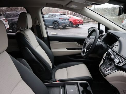 Certified 2026 Honda Odyssey Elite image 8