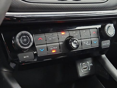 Used 2022 Jeep Compass Trailhawk image 15