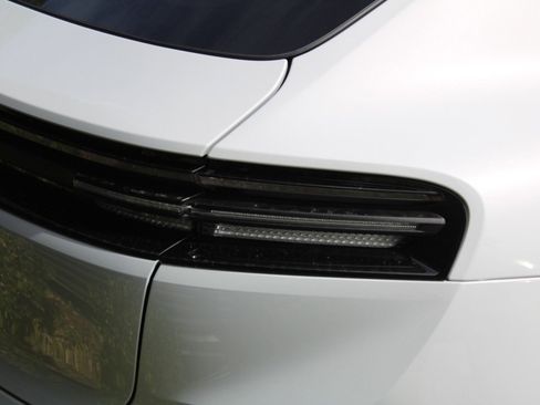 Used 2024 Porsche Macan 4 Electric image 16