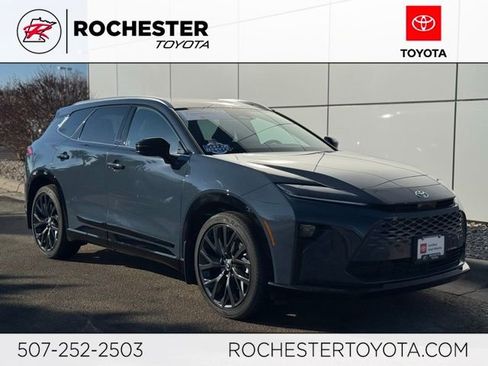 Certified 2025 Toyota Crown Signia Limited w/ Advanced Technology Package image 1